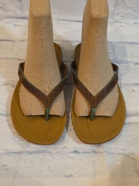 Chaco Biza Brown Sandals with Teal Accent Size 6